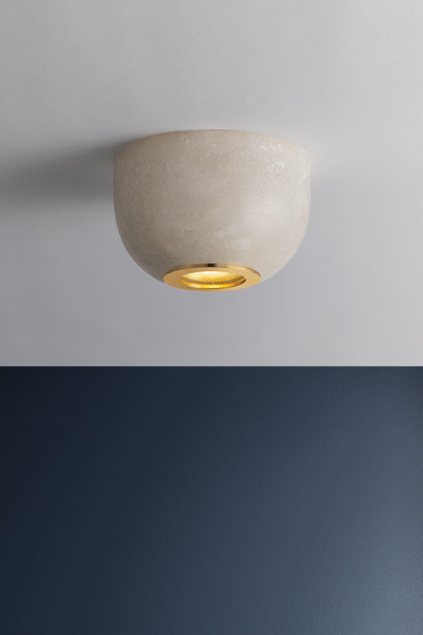 Bains Corner Flush Mount