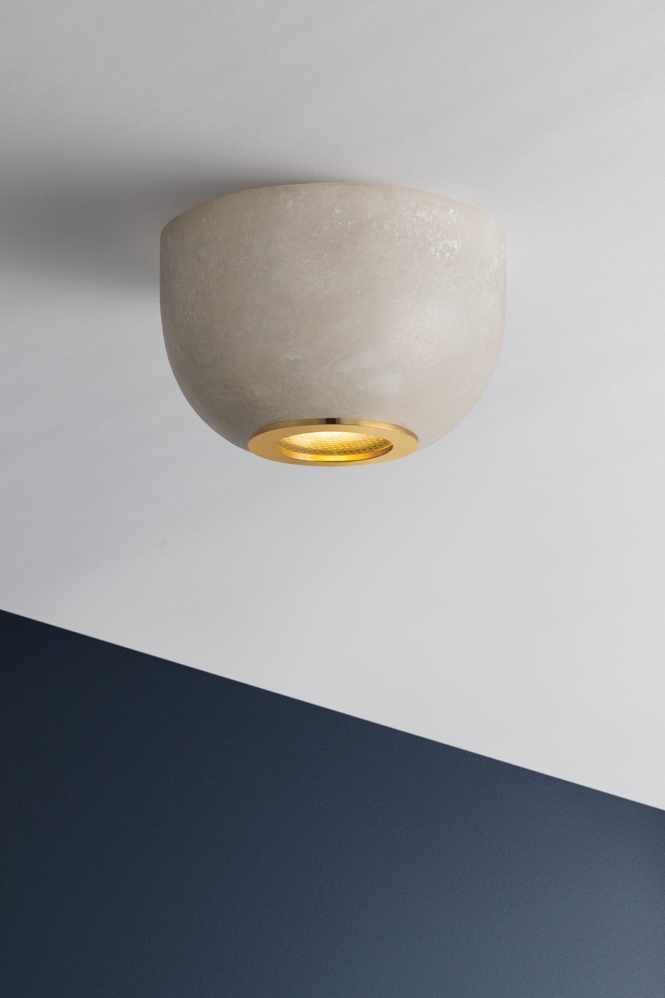 Bains Corner Flush Mount