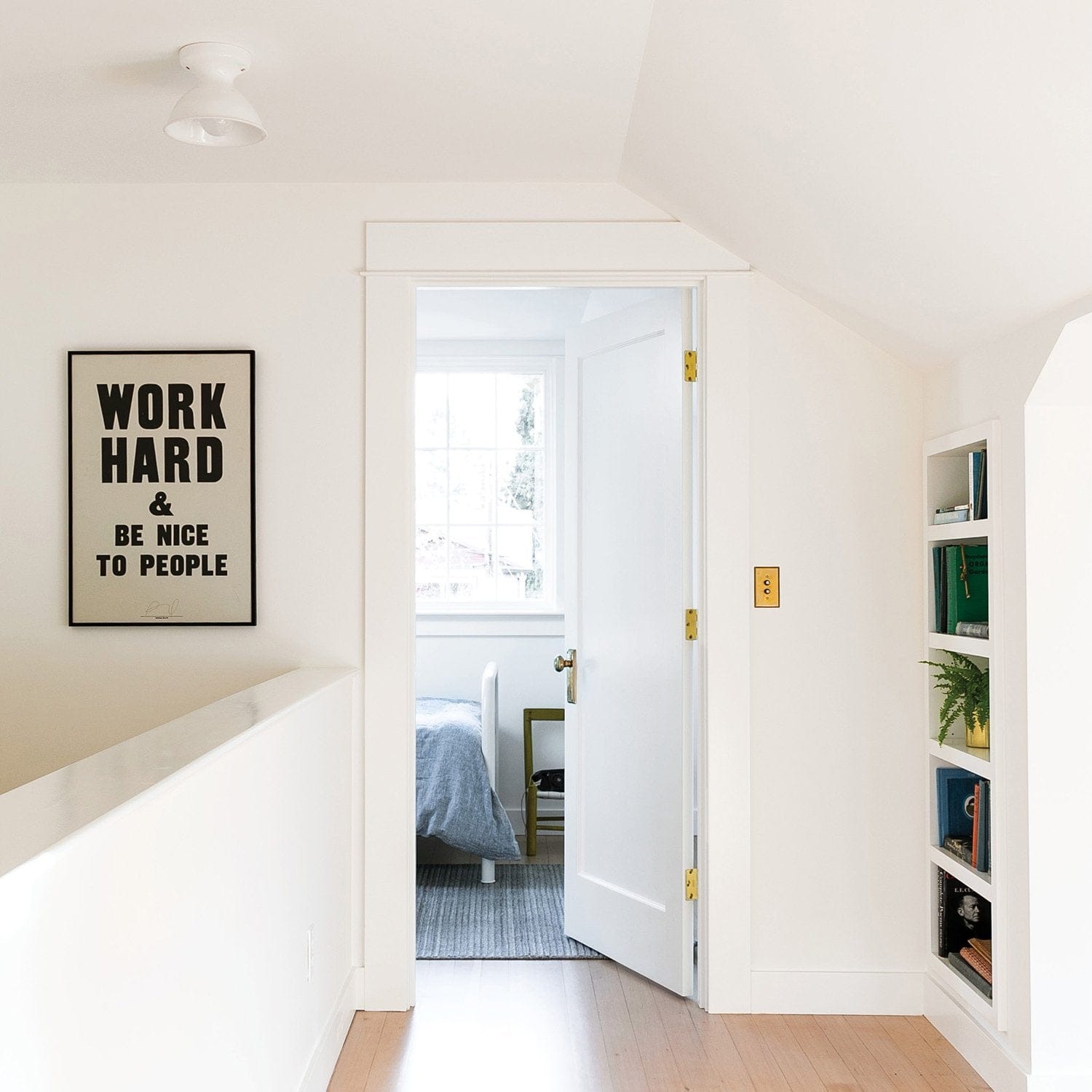 Alabax Large Surface Mount