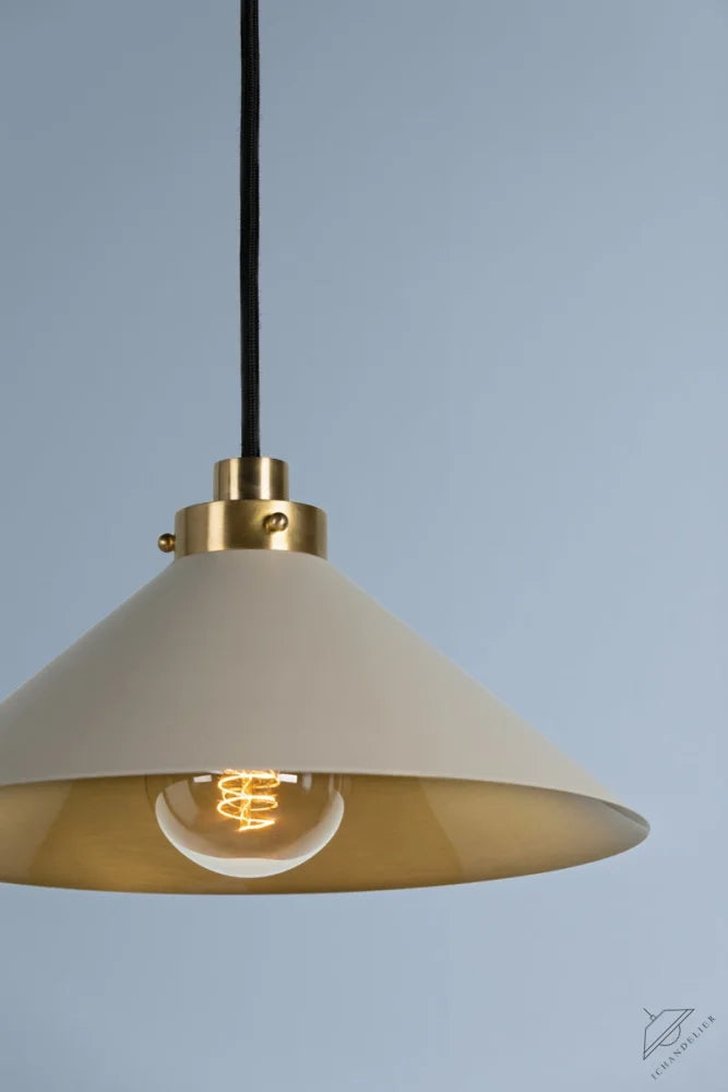 Clivedon Pendant